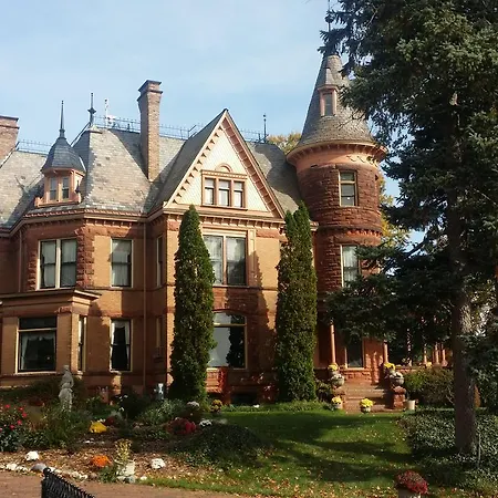 Henderson Castle Inn